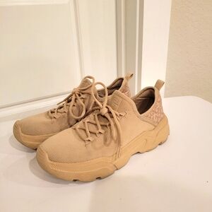GUESS LOS ANGELES WOMEN'S CARMEL LOGO SNEAKERS SIZE 7.5